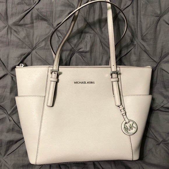Michael Kors Handbags - Brand New Michael Kors Purse